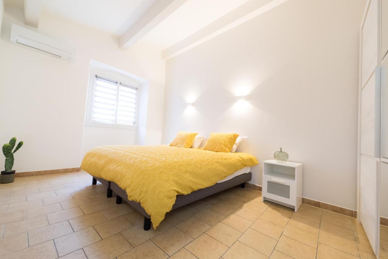 Ravissant Triplex Et Duplex Au Centre De Pont St Esprit Apartment Ngoại thất bức ảnh